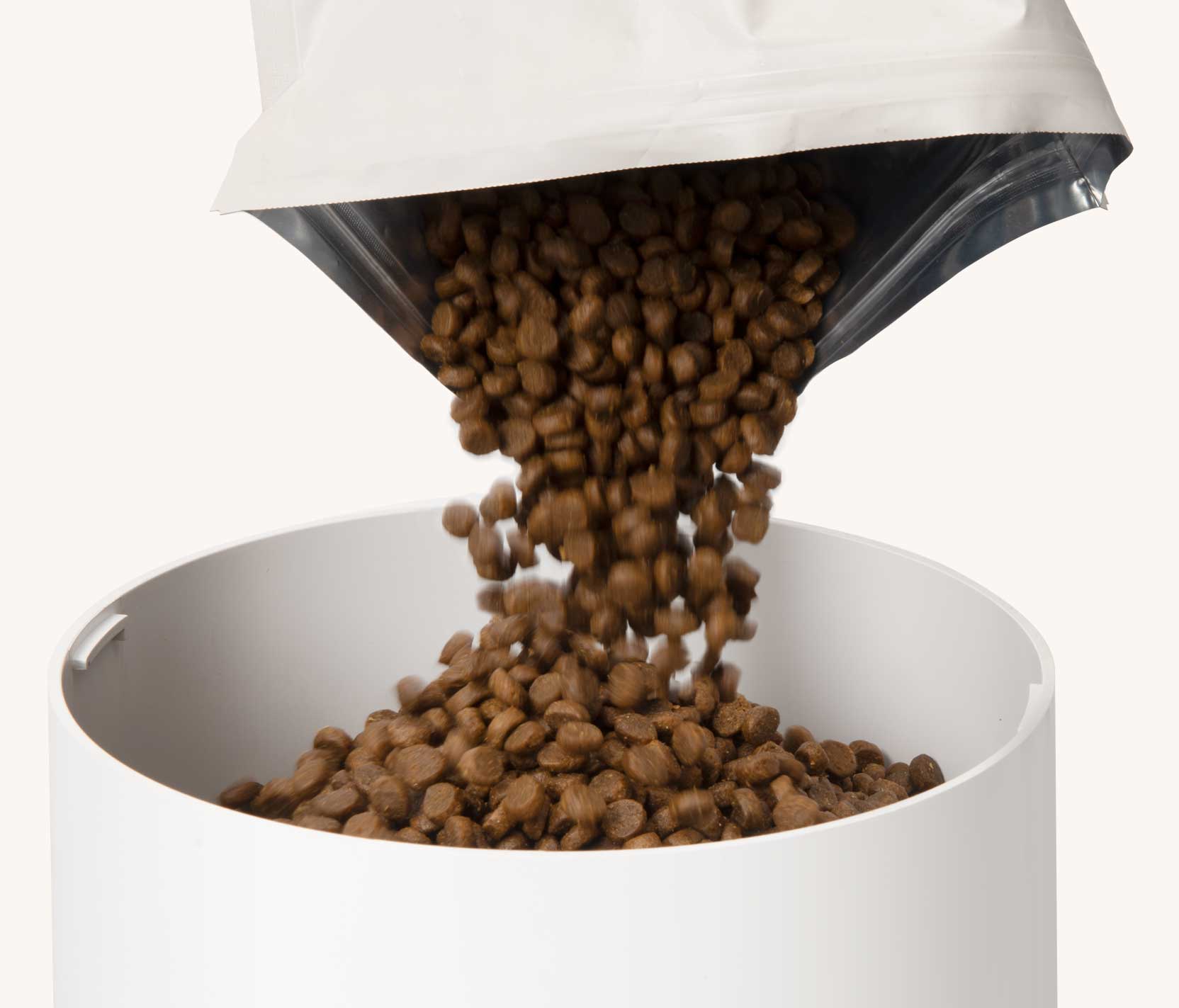 Cat feeder built to store cat food in optimal conditions and preserve food freshness
