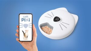 Catit PIXI Smart 6-meal Feeder with the PIXI app