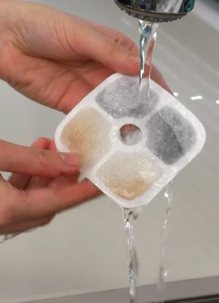 Risciacqua il nuovo filtro PIXI della fontana PIXI Smart