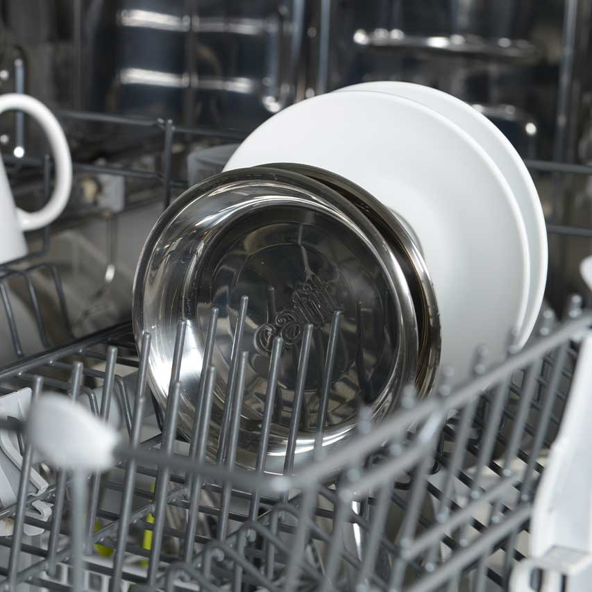 Stainless steel dish, dishwasher-safe for optimal hygiene
