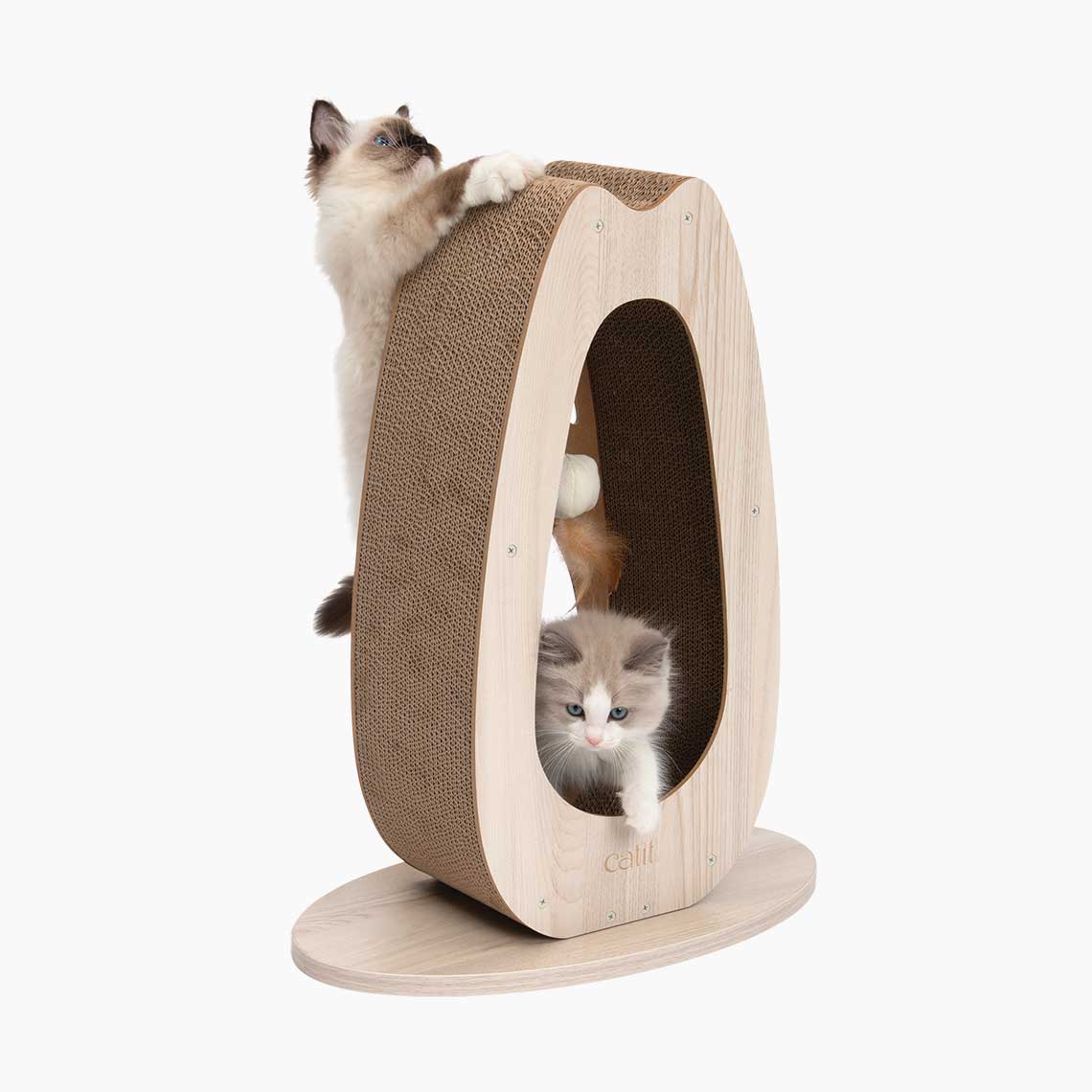 PIXI Tall scratcher with kittens