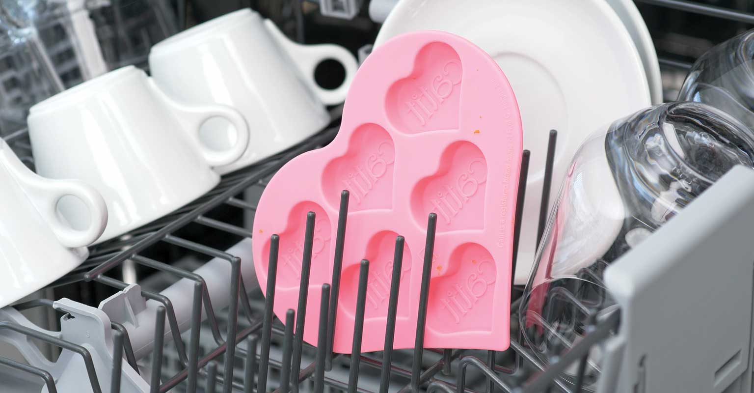 Dishwasher-safe silicone ice tray