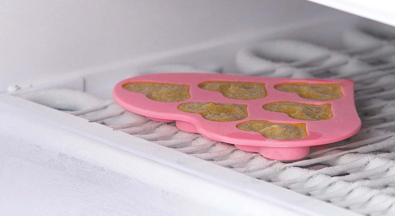 Place the filled Creamy tray in the freezer