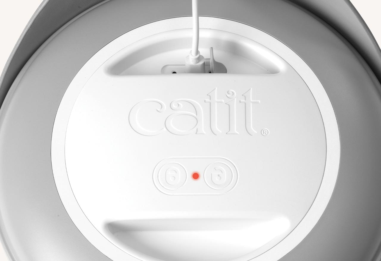 battery operated Catit PIXI Smart Vacuum Food Container