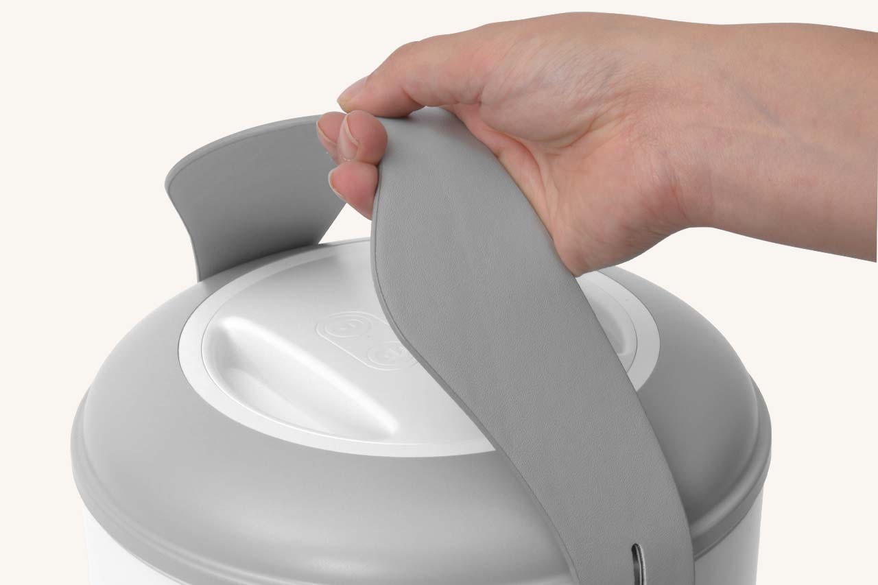 soft handle to carry the PIXI Smart Vacuum container