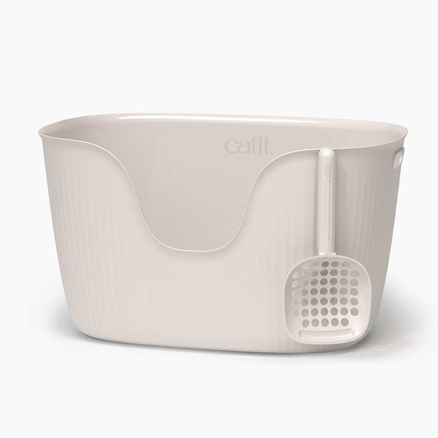 Catit litter box with a matching scoop attached to the side