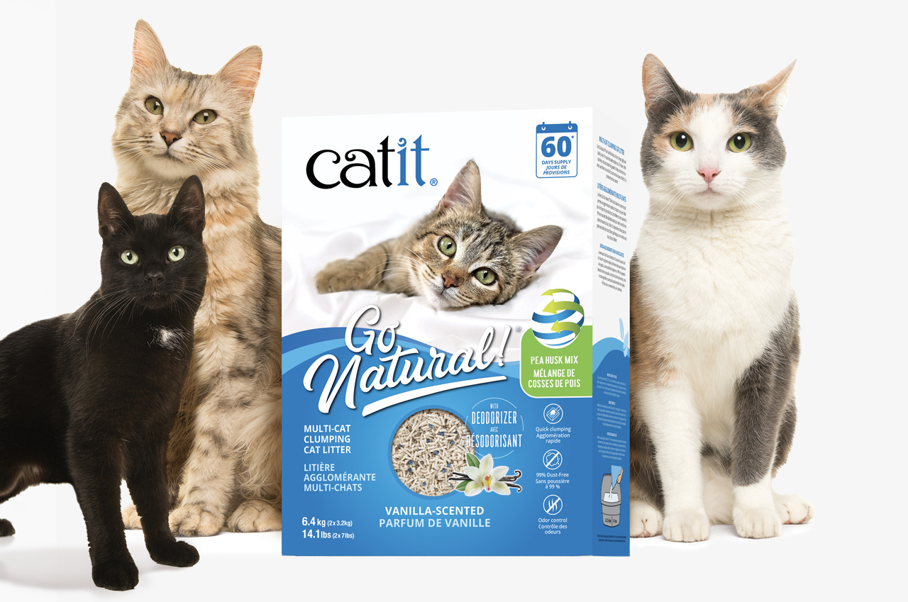 Catit Go Natural pea husk mix clumping cat litter packaging with three cats sitting nearby