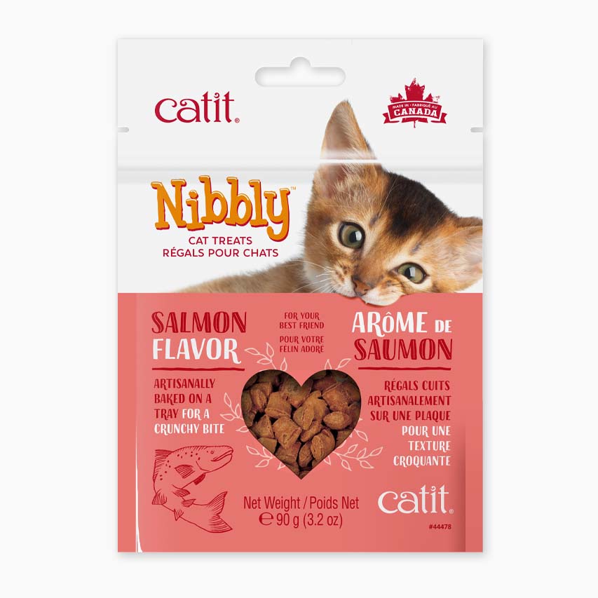 Catit Nibbly salmon-flavored crunchy cat treats in 90g packaging