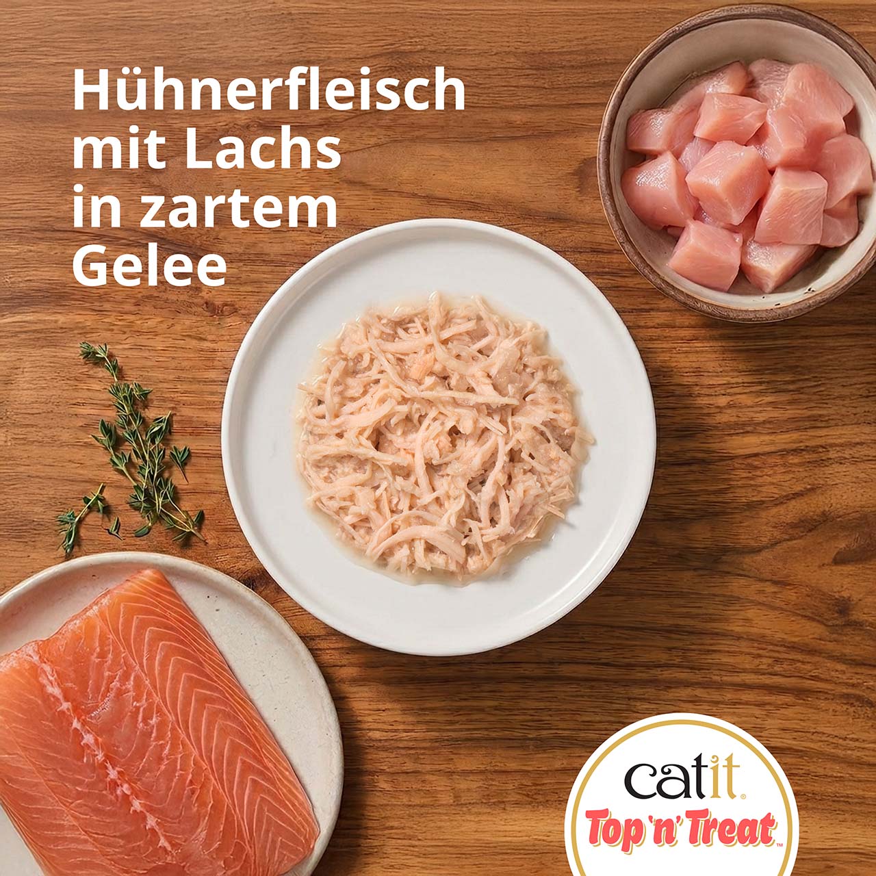 Draufsicht auf Catit Top ’n’ Treat Hühnerfleisch mit Lachs