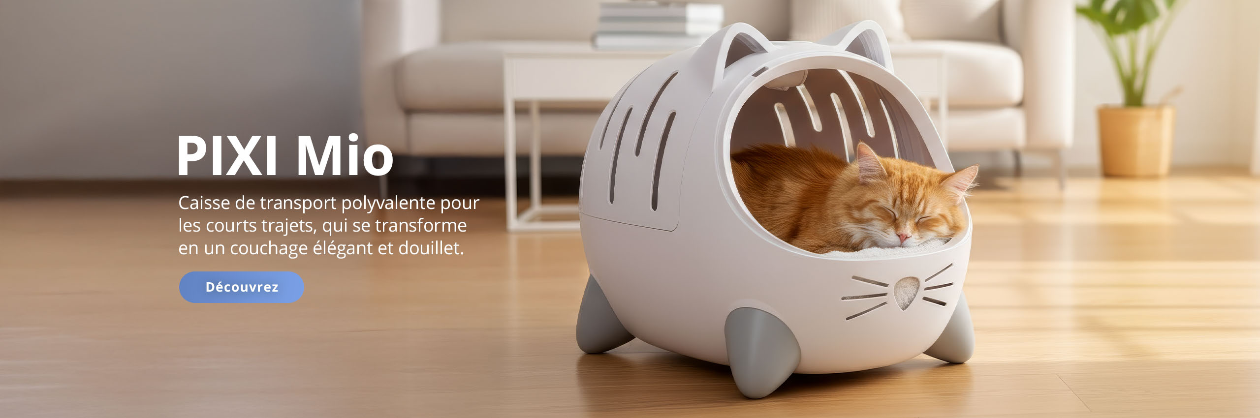 Caisse de transport PIXI Mio dans un salon, présentée comme une élégante caisse de transport polyvalente et un couchage douillet pour chat.